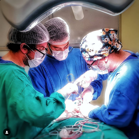 Dr. André apresentando sobre sedação consciente